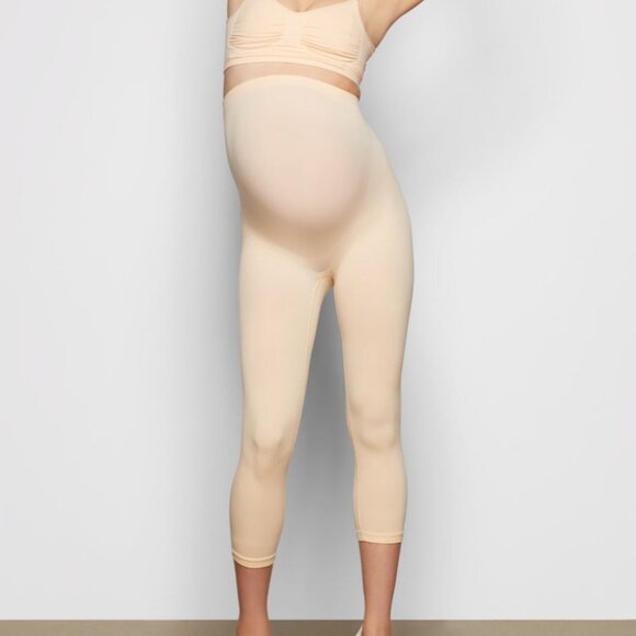 NWOT SKIMS MATERNITY SOLUTIONWEAR TIGHT MATERNITY SHAPEWEAR in SAND size XXS/XS - Picture 1 of 6
